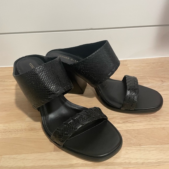VINCE CAMUTO Black Kafinny Whipstitch Slid Sandal - Picture 1 of 9
